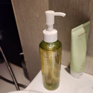 스킨큐어 산다화 순한 클렌징 동백 오일 200ml — 5점을 준 리뷰어가 2023년 4월 올린 사용 사진