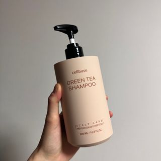 프리마인 더이상 뻣뻣하고 효과없는 탈모샴푸는 NO. 근본부터 케어하는 셀베이스 그린티샴푸(500ml) — 4점을 준 리뷰어가 2023년 3월 올린 사용 사진