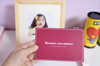 니은기억 휴대폰 속 인생샷을 담는 인생샷 액자 이태리 수입산 원목 프레임 — 5점을 준 리뷰어가 2021년 6월 올린 사용 사진