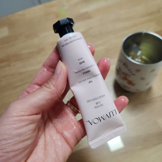 러브모아 향수 고체향수 승무원 고체향수 바르는 향수 니치향수 도손 우드세이지 앤 씨솔트 — 5점을 준 리뷰어가 2022년 10월 올린 사용 사진