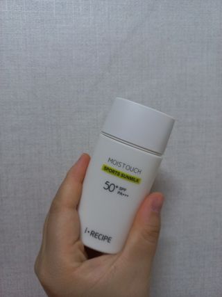 아이레시피 모이스트터치 스포츠 선밀크 50ml (SPF50+ PA+++) — 5점을 준 리뷰어가 2023년 6월 올린 사용 사진