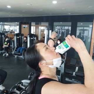 셀렉스스포츠 셀렉스 스포츠 웨이 프로틴 초콜릿 _ 330ml x 12팩 — 4점을 준 리뷰어가 2021년 3월 올린 사용 사진