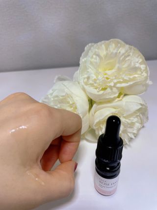 라라로즈데이 시즌2 천연 아로마오일 Y존 케어 속옷향수 이너퍼퓸 5ml  여성의 자존감을 UP시키자 — 5점을 준 리뷰어가 2021년 9월 올린 사용 사진
