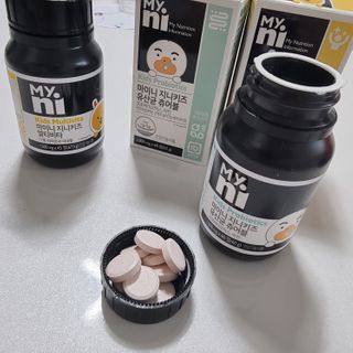 일동제약 마이니 마이니 지니키즈 유산균 츄어블, 멀티비타 set — 5점을 준 리뷰어가 2021년 3월 올린 사용 사진