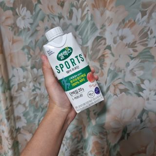 셀렉스스포츠 셀렉스 스포츠 웨이 프로틴 복숭아_ 330ml x 12팩 — 3.5점을 준 리뷰어가 2021년 10월 올린 사용 사진