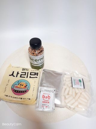 더밥  고추마녀 라볶이 +  나이스미 무설탕 현미후레이크 — 4점을 준 리뷰어가 2021년 10월 올린 사용 사진