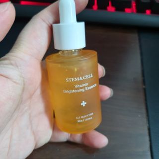 체르엠 스템앤셀 비타민 브라이트닝 에센스 30ml 1개 — 5점을 준 리뷰어가 2021년 6월 올린 사용 사진