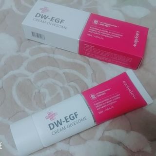 이지듀 DW-EGF 크림 다이브좀_콜라겐이 쏙쏙, 탄력피부로 다이빙 — 5점을 준 리뷰어가 2021년 2월 올린 사용 사진