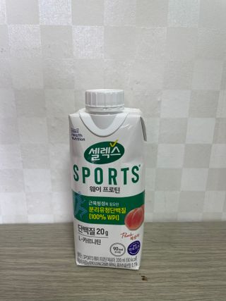 셀렉스스포츠 셀렉스 스포츠 웨이 프로틴 복숭아_ 330ml x 12팩 — 4점을 준 리뷰어가 2021년 10월 올린 사용 사진