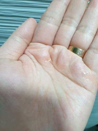 썸헤어 / SUMHAIR 썸헤어 실키 테라피 헤어 에센스 — 5점을 준 리뷰어가 2021년 4월 올린 사용 사진