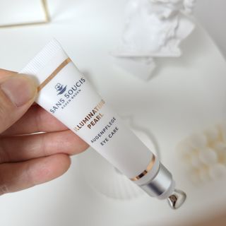 산수시 일루미네이팅 펄 영양 다크서클 스틱 아이 크림 케어 15ml — 5점을 준 리뷰어가 2021년 6월 올린 사용 사진