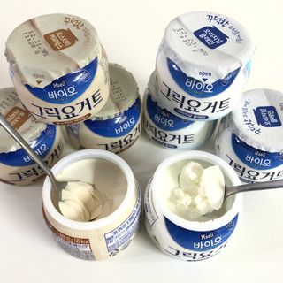 매일바이오 그릭요거트 오리지널 플레인 4개, 로스터리 커피믹스 4개 — 5점을 준 리뷰어가 2021년 12월 올린 사용 사진