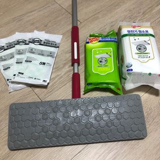3M 스카치브라이트 비마마젠타 밀대걸레 세트+ PET 정전기청소포 대형 30매 — 4점을 준 리뷰어가 2023년 7월 올린 사용 사진