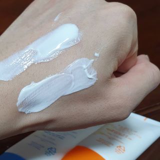 [후르디아] 혼합자차 선 에센스+톤업 선크림 2종 — 5점을 준 리뷰어가 2021년 8월 올린 사용 사진