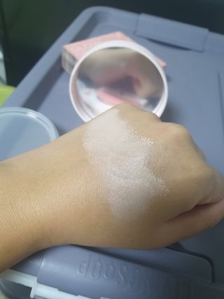 [크리스앤릴리] 내츄럴 글로우 97쿠션 — 5점을 준 리뷰어가 2022년 10월 올린 사용 사진