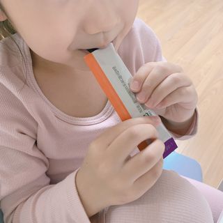 베거스코리아 [콜리케어] 키즈 홍삼콜리 딸기맛 14포 — 3.5점을 준 리뷰어가 2021년 10월 올린 사용 사진