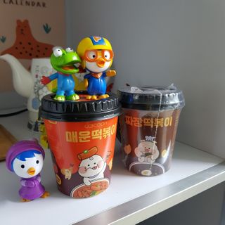 유비쿡 컵떡볶이 매운컵떡볶이2개/ 짜장컵떡볶이 2개  총 4개세트 — 4점을 준 리뷰어가 2021년 3월 올린 사용 사진