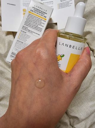 랑벨 비타 에너지 잡티 앰플 50ml 고농축 비타민, 저자극, 수분 촉촉, 미백 앰플 — 4점을 준 리뷰어가 2022년 4월 올린 사용 사진