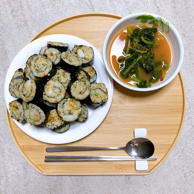 누구나 김밥*2ea [(혼합야채 35g *2ea,  김밥김 (10g, 2ea),  양념간장 (6g, 10ea), 참기름(5g, 4ea)] 리뷰 사진