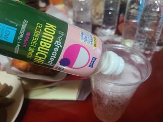 더그레잇티 콤부차 [매일유업] 더그레잇티 44kcal 콤부차 300ml *12개입 (오리지널 6개+베리리치 6개) — 5점을 준 리뷰어가 2023년 8월 올린 사용 사진
