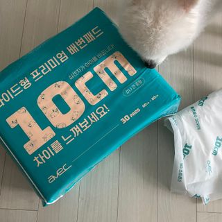 아베크 펫 와이드 프리미엄 대형 애견 강아지 배변 패드 30매 1팩 80g — 4.5점을 준 리뷰어가 2021년 7월 올린 사용 사진