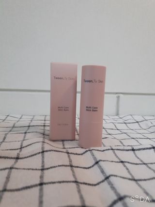 Tween.Ty Skin 트웬티스킨 멀티케어 스틱밤 — 5점을 준 리뷰어가 2022년 4월 올린 사용 사진