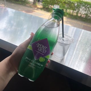 몽베스트 Montbest with Sparkling water Lime20병 — 4.5점을 준 리뷰어가 2022년 5월 올린 사용 사진