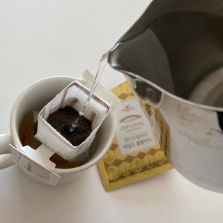 (주)쟈뎅 쟈뎅 클래스 핸드 드립 커피 10P 2종_디카페인 1종+랜덤 플레이버 1종 — 4점을 준 리뷰어가 2021년 4월 올린 사용 사진