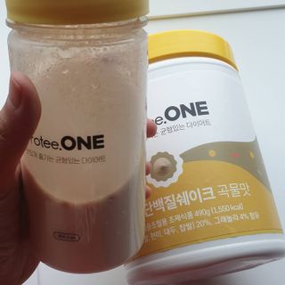 프로티원 단백질쉐이크 곡물맛 2주분 1통+보틀 — 5점을 준 리뷰어가 2021년 3월 올린 사용 사진