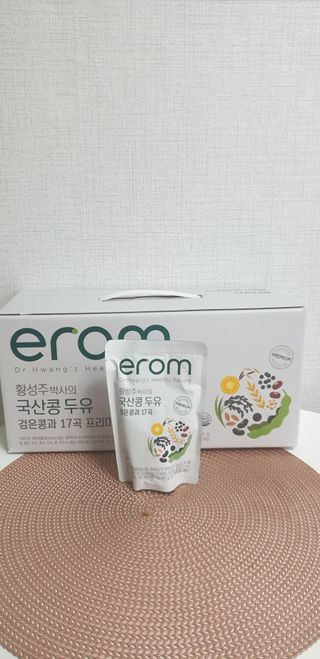 이롬 황성주 박사의 국산콩 두유 검은콩과 17곡 프리미엄 — 5점을 준 리뷰어가 2021년 5월 올린 사용 사진