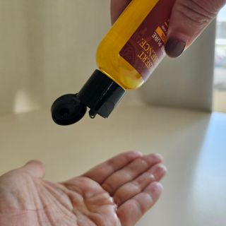 데저트에센스 비정제냉압착 퓨어 호호바오일 59ml — 5점을 준 리뷰어가 2023년 11월 올린 사용 사진