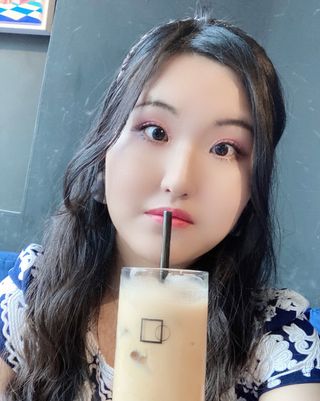 아방갤러리카페 용산아이파크몰점 [아방갤러리카페] 음료 택 2 +  베이커리 5종 중 택 1 — 5점을 준 리뷰어가 2021년 5월 올린 사용 사진