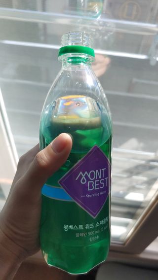 몽베스트 Montbest with Sparkling water Plain 20병 — 5점을 준 리뷰어가 2022년 9월 올린 사용 사진