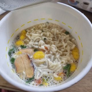 NISSIN 닛신 컵누들  4종 - 씨푸드오리지날, 씨푸드 스파이시, 씨푸드 커리, 씨푸드 XO소스 — 5점을 준 리뷰어가 2022년 1월 올린 사용 사진