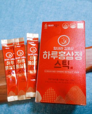 힘내라김홍삼 하루홍삼정스틱 10g x 10포 — 5점을 준 리뷰어가 2021년 3월 올린 사용 사진