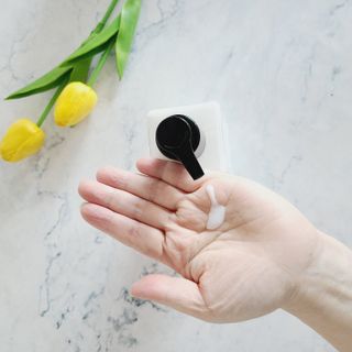 줄라이 모닝 _ JULY MORNING 줄라이모닝 하이드레이팅 퍼퓸드 바디앤핸드 에멀젼 — 5점을 준 리뷰어가 2021년 10월 올린 사용 사진