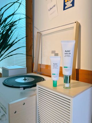[AHC] 세이프온 에센스 선크림 올리브영 스페셜 증정 기획세트 — 5점을 준 리뷰어가 2022년 6월 올린 사용 사진
