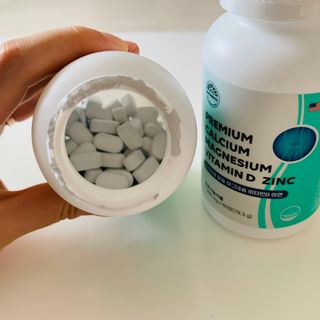 서울약사신협 네이처픽_칼슘마그네슘비타민D_1,305mg x 120캡슐 — 5점을 준 리뷰어가 2021년 9월 올린 사용 사진