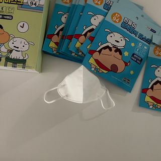 [숨그림]  덴탈마스크 짱구 우리아이 그리고 내가 쓰는 믿을수있는 케릭터 마스크  16종 — 5점을 준 리뷰어가 2021년 11월 올린 사용 사진