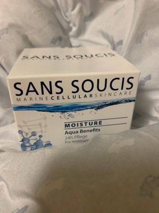 산수시 아쿠아 베네핏 24h 수부지 물광 속건조 수분크림 50ml — 5점을 준 리뷰어가 2021년 6월 올린 사용 사진