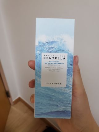 [스킨1004] 마다가스카르 센텔라 히알루-시카 워터핏 선세럼 50ml — 5점을 준 리뷰어가 2024년 6월 올린 사용 사진