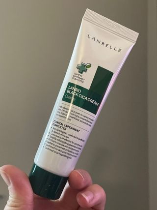 랑벨 랑바이오 블랙 시카 크림 50ml(블랙비 프로폴리스, 시카 4종, 판테놀 10 함유) — 5점을 준 리뷰어가 2023년 2월 올린 사용 사진
