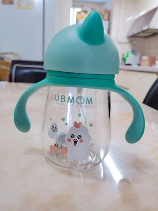 유비맘 트라이탄 코니빨대컵_컬러 랜덤 발송 — 5점을 준 리뷰어가 2021년 1월 올린 사용 사진