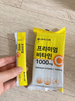 서울약사신협 프리미엄 비타민C 1,000mg_2.5g x 50포 — 5점을 준 리뷰어가 2021년 10월 올린 사용 사진