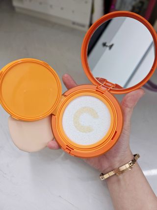 광동생활건강 MF[광동] 비타500✨주름개선·미백·SPF50+🌞퍼펙트쉴드 빅 선쿠션 본품 — 5점을 준 리뷰어가 2024년 5월 올린 사용 사진