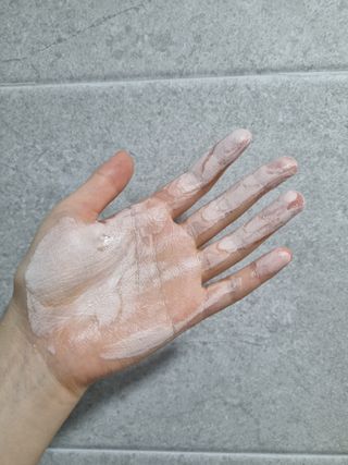 헤어플러스 콴디 플러피 클라우드 버블 팩 클렌저 — 5점을 준 리뷰어가 2021년 6월 올린 사용 사진