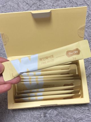 디오르 파인화이트 & 버닝레드 — 4점을 준 리뷰어가 2022년 1월 올린 사용 사진