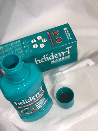 30초 후 눈으로 확인하는 헬리덴티 프라글린스 가글 — 5점을 준 리뷰어가 2021년 6월 올린 사용 사진