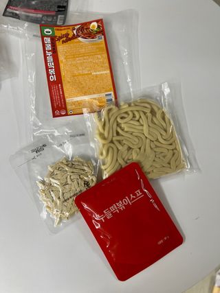 [푸딩팩토리] 요즘누들떡볶이540g + 매콤누들떡볶이 470g — 5점을 준 리뷰어가 2022년 9월 올린 사용 사진