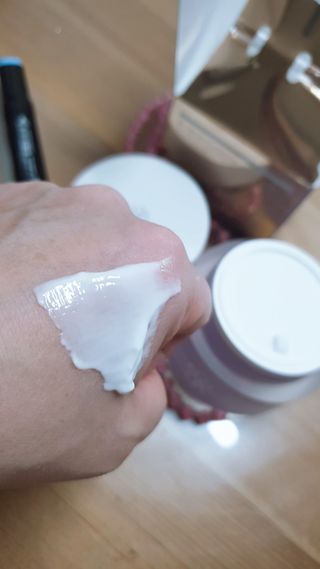 코엘시아 요거프레쉬 아쿠아샷 수분크림 — 5점을 준 리뷰어가 2021년 1월 올린 사용 사진